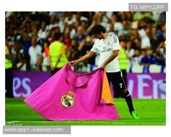 亚马尔赛前怒斥皇马抢劫伯纳乌球迷齐声高唱内格雷拉腐败足协 亚马尔赛前怒斥皇马抢劫伯纳乌球迷齐声高唱内格雷拉腐败足协