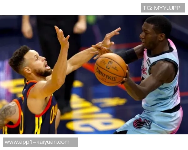 小香农替补出战17分钟狂砍18分全场7投全中展现超强实力