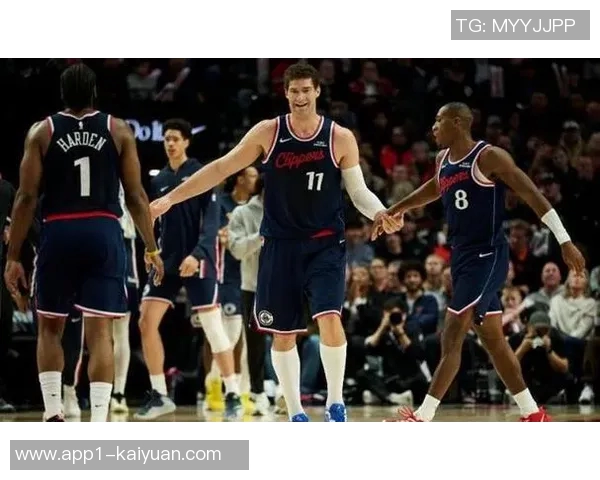 快船豪取四连胜状态火热能否在季后赛中实现北伐梦想